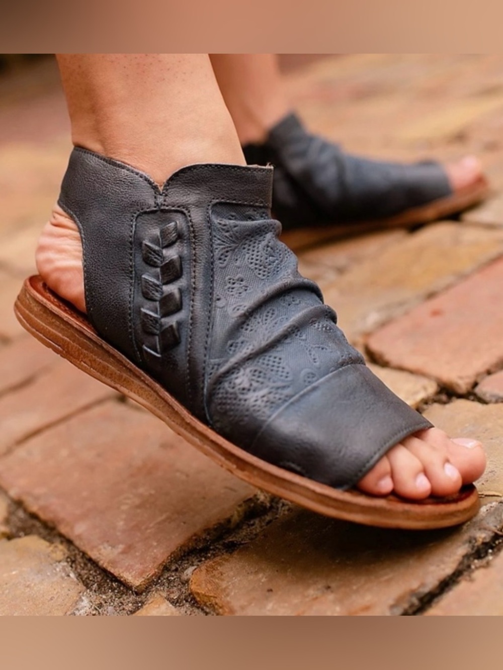 Miz Mooz Flaire Black Open Toe Sandals NWT